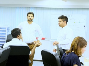 株式会社M3ロジ（エムスリーロジ) 通関士／営業所は駅から徒歩5分以内／経験者・月給27万円以上