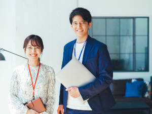 株式会社シナテック キャラクタービジネス総合営業／年休125日／大手直接取引