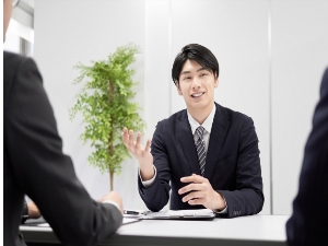 株式会社ファーストステージディベロップメント 総務人事／賞与年2回3.5ヶ月／年間休日125日／未経験歓迎