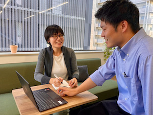 ブルームビルド株式会社 ノルマなしの提案営業／年休135日／賞与12カ月／残業少なめ