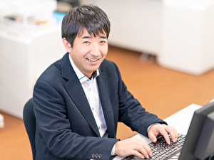 プラスカーゴサービス株式会社(プラスロジスティクスグループ) 会社運営の中核！総務人事労務（月給35万円～／土日祝休み）