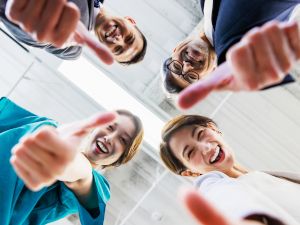 アールエスコンポーネンツ株式会社 インサイドセールス／フレックス／土日祝休／年休123日