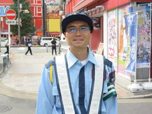 株式会社オーエス・エス 交通誘導警備／月給26万円以上／未経験歓迎／年間休日120日