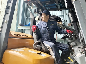 日本重機販売株式会社 建設・産業車両のメンテナンス／資格・経験不問／昇給年2回