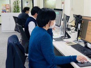 株式会社晟 営業事務／残業少なめ／月給30万円～／年休120日／土日祝休