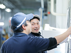 共和産業株式会社(豊田通商グループ) 自動車部品の製造／賞与実績5.0ヶ月／年休121日