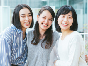 弁護士法人春田法律事務所 経理／法律の知識不要／成長を支える／年間休日120日以上