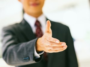東京国際コンサルティング株式会社 総合職／コンサル（月給35万~）orアシスタント／未経験歓迎