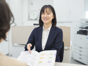 株式会社関東浜学園 塾の運営事務スタッフ／年休120日／13時始業／残業ほぼ無し