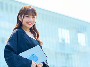 株式会社テンポスホールディングス【スタンダード市場】 上場企業の秘書・総務スタッフ／年休125日／月給28万円～