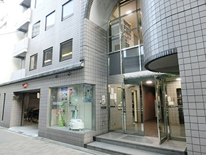 有光工業株式会社 サービスエンジニア／月給27～35万／賞与2回／年休125日