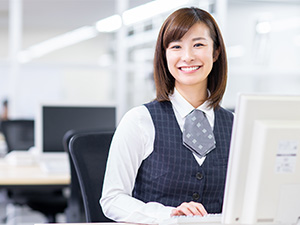 スミセキ・コンテック株式会社 創業50年以上／商社の事務スタッフ／年休123日／定時退社