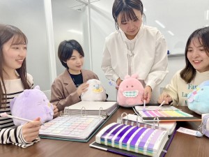 株式会社クラツクス 商品企画／未経験歓迎／フレックス／年休126日／服装自由