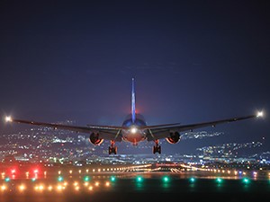 日本船燈株式会社 事務／年休130日／完全週休2日／土日祝休み／定着率100％