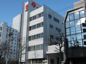 ターナー色彩株式会社 絵具・塗料の提案営業／年休120日／賞与年3回／創業79年