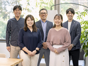 株式会社アルファ・マーケティング・ブレインズ マーケティングコンサルタント／未経験OK／フルフレックス