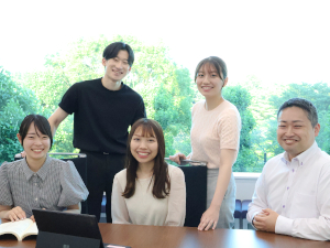 ＡＺＸ　Ｇｒｏｕｐ株式会社 営業事務（請求事務）／未経験歓迎／年休120日以上／土日祝休