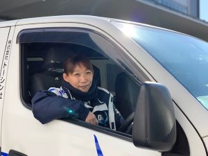 株式会社トーシン社 ワンボックスカーでの配送！土日祝休みで日勤のみ！賞与年2回！