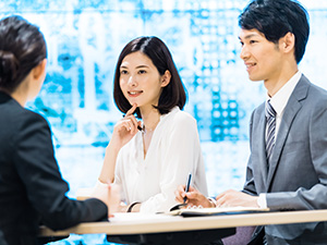 アデコ株式会社 （東京）統括SV／年休124日／月給37万円～／在宅勤務可