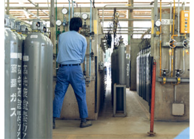 フジオックス株式会社 未経験歓迎／ガスボンベ補充スタッフ／賞与年3回／年休125日