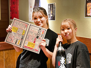 DineVita Group株式会社（筑前屋・琉歌・渋谷カオマンガイ・肉のはせ川など） 店長候補／年間休日120日／月10日休み／髪型ネイル自由