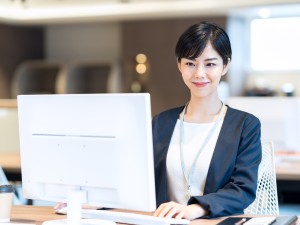 柳生設備株式会社 経理・総務／月給25万円以上／賞与2回／土日祝休／残業少なめ