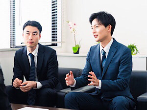 株式会社創味食品 提案営業／月給31万円以上／経歴不問／年休128日／各種手当