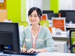富士産業株式会社 事務職／賞与年2回／残業少なめ／福利厚生充実