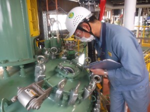 富士フイルムワコーケミカル株式会社(富士フイルムグループ) 化成品の製造／年間休日125日／賞与約5カ月分