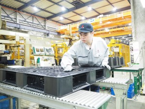 岐阜プラスチック工業株式会社 製造スタッフ／未経験歓迎・正社員／年収400～600万円