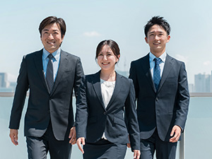 社会保険労務士法人グランディール 社会保険労務士／年休120日／残業ほぼなし／サポート体制抜群