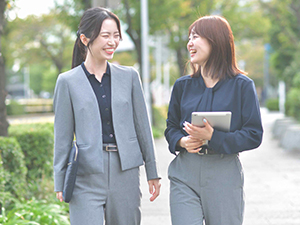 横濱コーポレーション株式会社 管理事務スタッフ／完週休2日／月給25万円／横浜みなとみらい