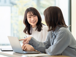 共栄研磨材株式会社 営業事務（完全週休2日・土日祝休み／賞与3.5ヶ月分支給）