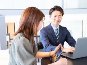 株式会社アシスト 官公庁案件の管理スタッフ／未経験歓迎／月給22万円／土日祝休