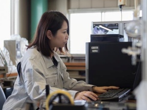 日本グラスファイバー工業株式会社 品質保証・品質管理／日勤のみ／残業月10h程度・基本土日休み