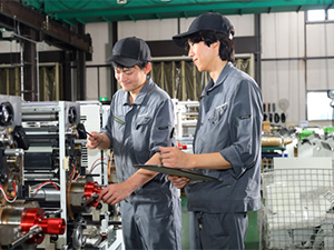 イワサキインターナショナル株式会社 お客様に寄り添った「営業職」／未経験歓迎／月給25万8千円