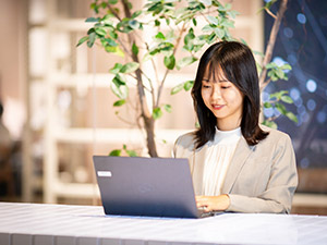 コクヨアンドパートナーズ株式会社(コクヨグループ) 大手コーヒーチェーン本社事務／目黒駅すぐ／在宅勤務制度あり