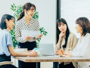 フロンティアコンストラクション＆パートナーズ株式会社 サポート事務／未経験歓迎／年間休日125日／残業月10H以下