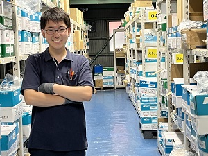 日栄インテック株式会社 倉庫管理／簡単業務中心／豊富な手当で生活安定／年休125日