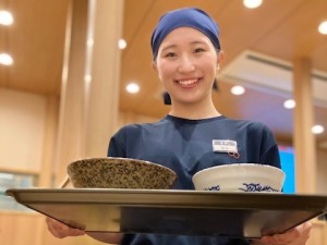 『六厘舎』『舎鈴』『東京タンメン　トナリ』『ジャンクガレッジ』など／株式会社松富士食品 店舗スタッフ／未経験OK／深夜勤なし／賞与年2回／面接1回