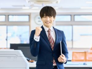 株式会社トレス 年休124日・土日祝休み／賞与4か月分・上乗せ有／法人営業