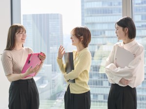 株式会社オーダーチーズ 輸入物流管理事務／年休125日／月給25万円以上／土日祝休み