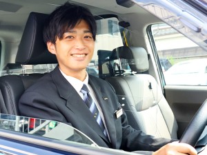 日交美輝株式会社 未経験全員面接／年収1000万円可／顧客輸送プレミアム乗務員