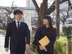 株式会社福砂屋 総合職（物流・営業）／定着率95％／マネージャー採用／退職金