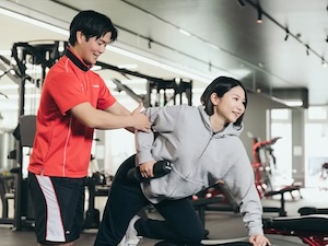 ケイ・ネクスト株式会社／「JOYFIT」「FIT365」 フィットネススタッフ／未経験歓迎／好きを仕事に！／賞与年2回