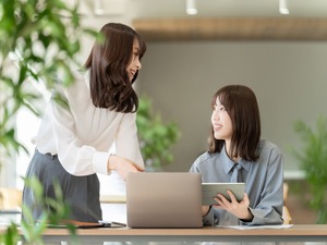 株式会社ヴィクタス 営業事務／未経験OK／年間休日120日以上／住宅手当あり