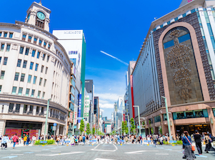 株式会社西銀座デパート（NISHIGINZA） 経理／年間休日125日／残業月10h未満／賞与年4～5カ月分