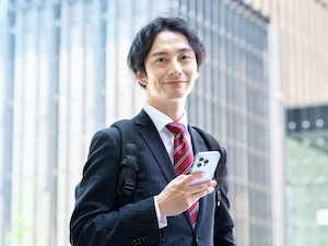 キトラ株式会社 海外営業／未経験歓迎／年間休日122日（土日）／転勤なし
