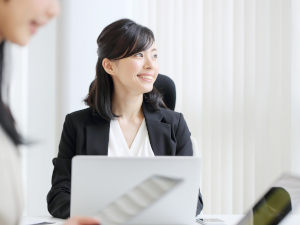 アポプラスステーション株式会社(クオールグループ) MR／上場企業グループ／月給44万円以上／専門領域PJ中心