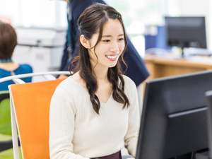 株式会社ベネッセビジネスメイト(ベネッセグループ) 事務スタッフ／実働7H／完全週休2日（土日祝）／賞与年2回